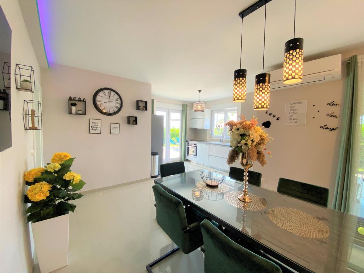 Lux Apartment Sea Shell With Jacuzzi Makarska Exterior foto